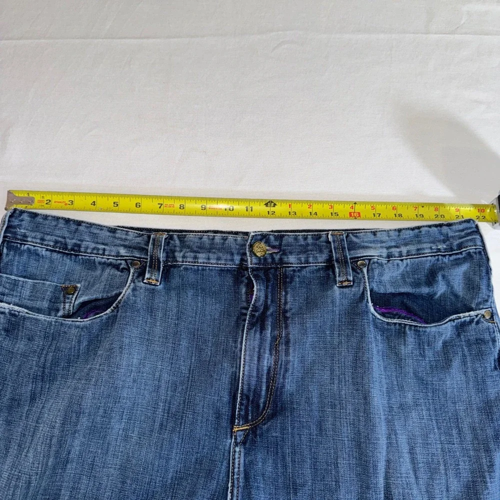 Robert Graham Relaxed Chill Mens Blue Jeans 44x32 Straight Leg Medium Wash Denim